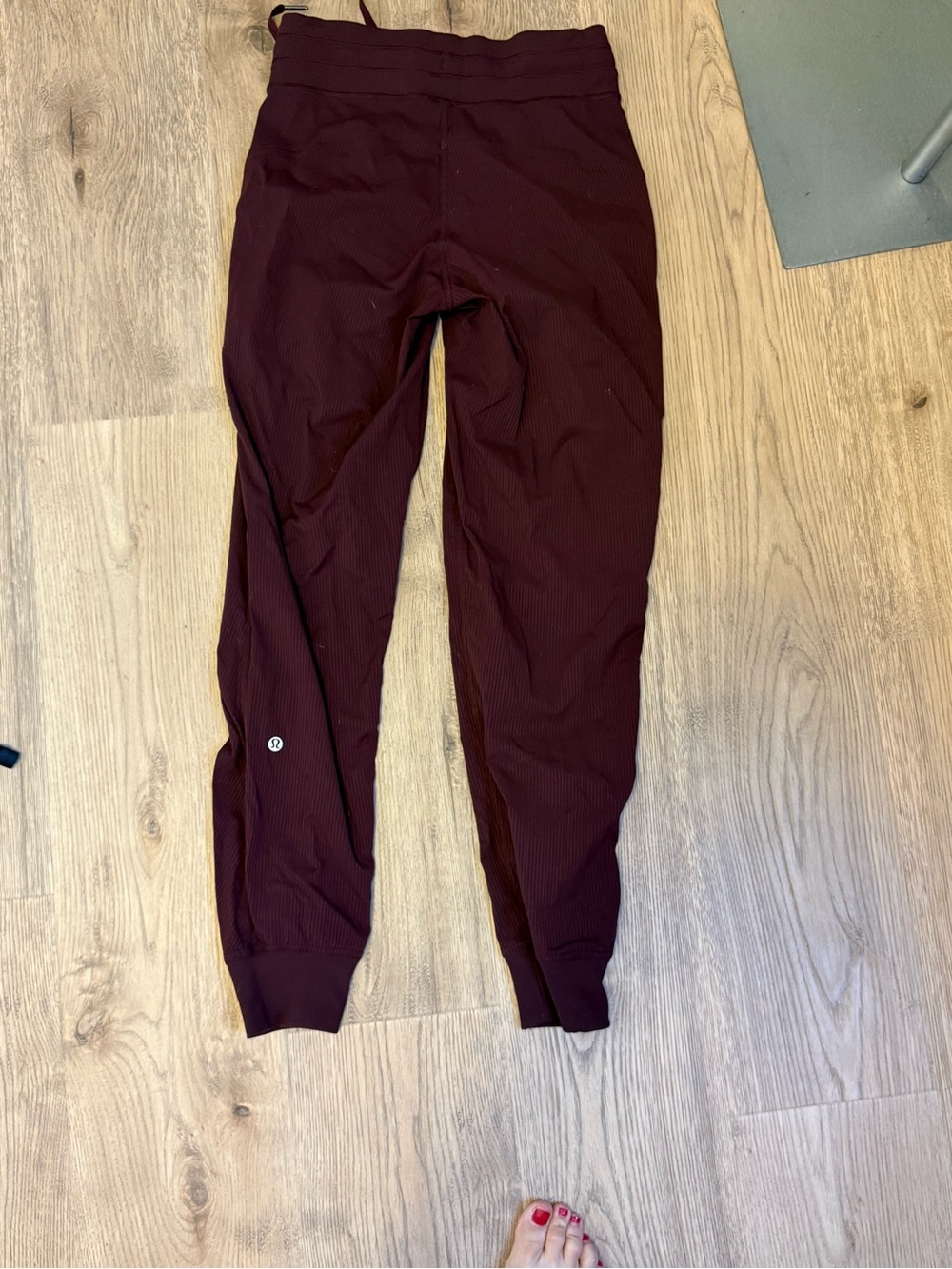lululemon athletica Women's Jogger Pants in Deep Burgundy - Picture 2 of 6